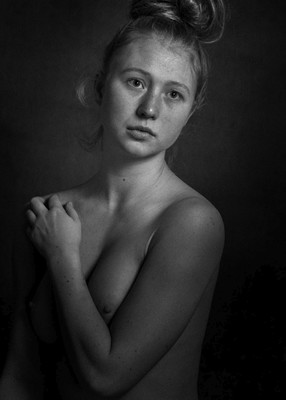 » #4/6 « / Anna / Blog-Beitrag von <a href="https://strkng.com/de/fotograf/lichtundnicht/">Fotograf LICHTundNICHT</a> / 26.01.2020 13:01 / Nude