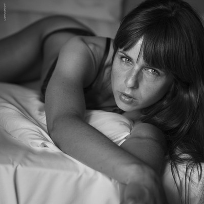 in bed with K. / Nude / sensual,sinnlich,nude,akt,indoor,hotel,dessous,lingerie,girl,young