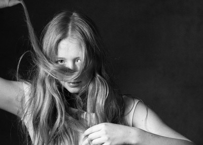 » #1/9 « / #Haare / Blog-Beitrag von <a href="https://strkng.com/de/fotograf/lichtundnicht/">Fotograf LICHTundNICHT</a> / 08.03.2020 09:57 / Portrait