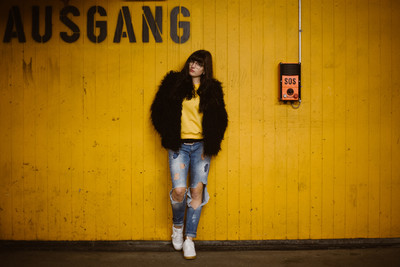 » #2/9 « / Big City Lights - Mimi / Blog post by <a href="https://strkng.com/en/photographer/maria+sch%C3%A4fer+photography/">Photographer Maria Schäfer Photography</a> / 2018-03-29 07:32