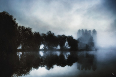 » #2/4 « / L'autre rive / Blog-Beitrag von <a href="https://strkng.com/de/fotografin/valou+perron---photography---/">Fotografin Valou Perron...Photography...</a> / 26.10.2017 13:10