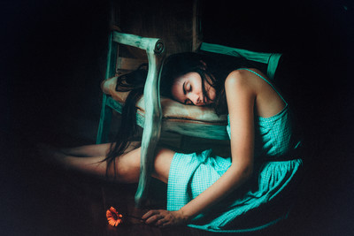 » #1/8 « / The forgetten doll / Blog post by <a href="https://strkng.com/en/photographer/valou+perron---photography---/">Photographer Valou Perron...Photography...</a> / 2018-08-28 09:46