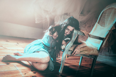 » #5/8 « / The forgetten doll / Blog post by <a href="https://strkng.com/en/photographer/valou+perron---photography---/">Photographer Valou Perron...Photography...</a> / 2018-08-28 09:46