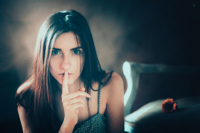 » #8/8 « / The forgetten doll / Blog post by <a href="https://strkng.com/en/photographer/valou+perron---photography---/">Photographer Valou Perron...Photography...</a> / 2018-08-28 09:46