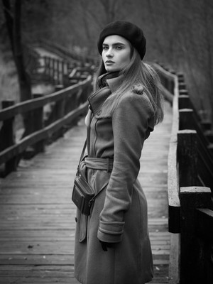 Marina / Portrait / Mantel,Brücke,Parisiene