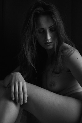 dark scene VII / Nude