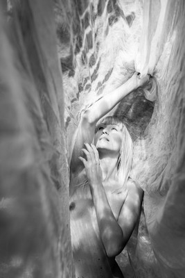 » #6/6 « / Auch in Woods / Blog post by <a href="https://strkng.com/en/photographer/alex+fremer/">Photographer Alex Fremer</a> / 2020-06-08 15:35 / Nude / Tuch