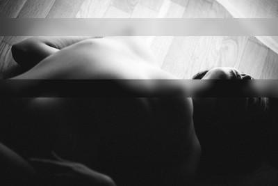 » #5/6 « / Destruction / Blog-Beitrag von <a href="https://strkng.com/de/fotograf/christian+karner+ckvi/">Fotograf Christian Karner CKVI</a> / 17.01.2025 01:30 / Nude