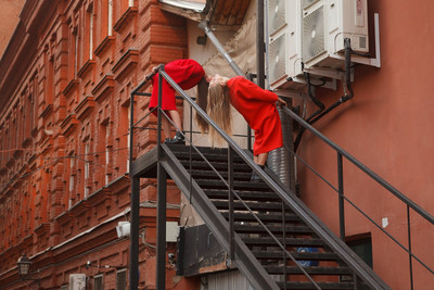 » #9/9 « / Red is new red / Blog post by <a href="https://strkng.com/en/photographer/dewframe/">Photographer DEWFRAME</a> / 2020-05-05 22:13