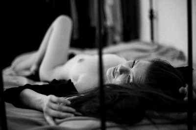 Bed / Nude / female,nude,blackwhite,indoor