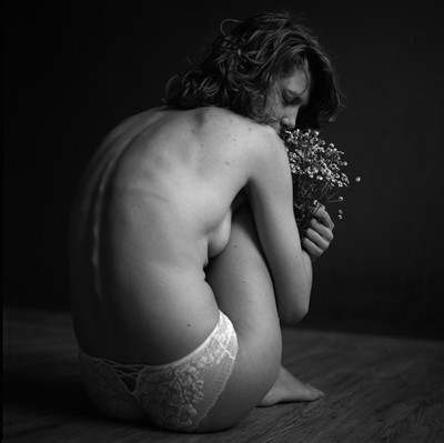 » #4/9 « / Camomilla / Blog post by <a href="https://axelschneegass.strkng.com/en/">Photographer Axel Schneegass</a> / 2019-02-25 07:17 / Nude