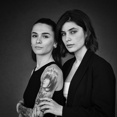 » #4/4 « / Two friends / Blog post by <a href="https://strkng.com/en/photographer/peter+nientied/">Photographer Peter Nientied</a> / 2023-04-02 21:57