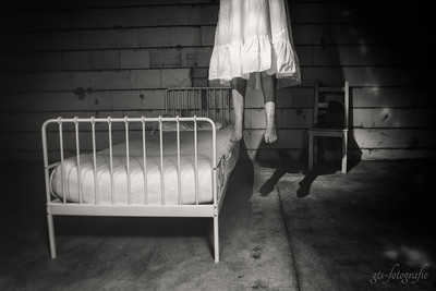 » #3/6 « / Auseinandersetzung mit dem Tod / Blog post by <a href="https://strkng.com/en/photographer/schiwa+rose/">Photographer Schiwa Rose</a> / 2017-12-10 13:02 / Konzeptionell