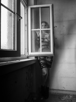 » #4/5 « / das alte Haus / Blog post by <a href="https://strkng.com/en/photographer/schiwa+rose/">Photographer Schiwa Rose</a> / 2020-03-05 15:35 / Konzeptionell