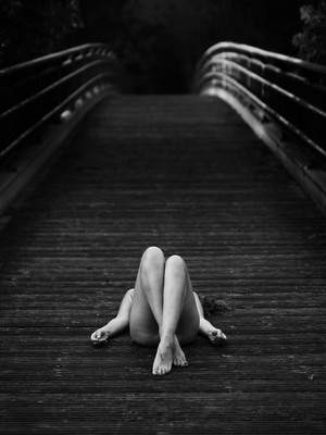 » #8/8 « / die Brücke / Blog post by <a href="https://strkng.com/en/photographer/schiwa+rose/">Photographer Schiwa Rose</a> / 2021-09-19 19:30 / Nude