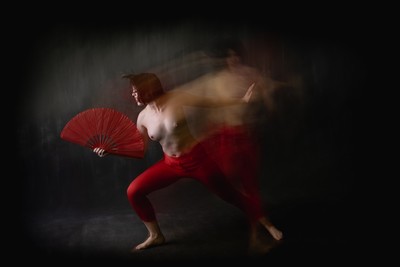 » #8/9 « / éventail rouge / Blog post by <a href="https://strkng.com/en/photographer/olaf+radcke/">Photographer olaf radcke</a> / 2021-04-13 19:55