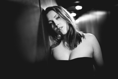 » #1/9 « / Portrait-Session mit Julia / Blog post by <a href="https://strkng.com/en/photographer/olaf+radcke/">Photographer olaf radcke</a> / 2021-11-01 09:46