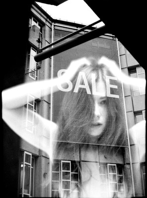 » #3/9 « / Double Exposure on film with Anna / Blog post by <a href="https://strkng.com/en/photographer/olaf+radcke/">Photographer olaf radcke</a> / 2024-07-16 17:05