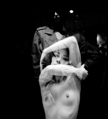 » #6/9 « / Double Exposure on film with Anna / Blog-Beitrag von <a href="https://strkng.com/de/fotograf/olaf+radcke/">Fotograf olaf radcke</a> / 16.07.2024 17:05 / Nude