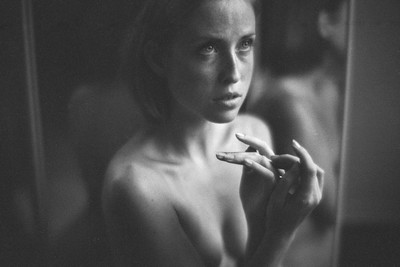 » #4/6 « / ... with the mirror / Blog-Beitrag von <a href="https://strkng.com/de/fotograf/olaf+radcke/">Fotograf olaf radcke</a> / 11.10.2024 09:18