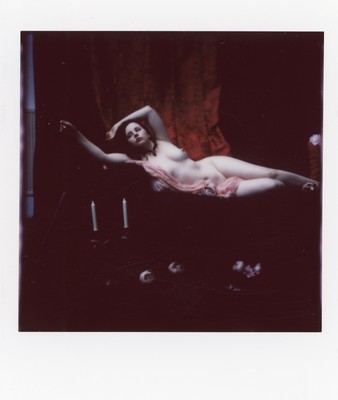 » #4/7 « / dark session on instax / Blog post by <a href="https://strkng.com/en/photographer/olaf+radcke/">Photographer olaf radcke</a> / 2025-01-01 21:49 / Instant-Film