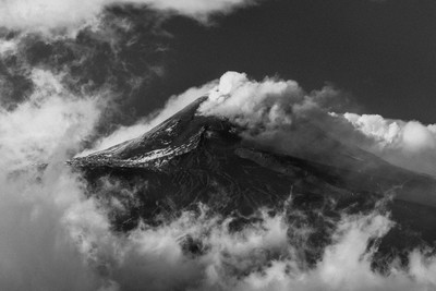 » #1/6 « / Etna / Blog-Beitrag von <a href="https://strkng.com/de/fotograf/julien+jegat/">Fotograf Julien Jegat</a> / 18.01.2018 22:38