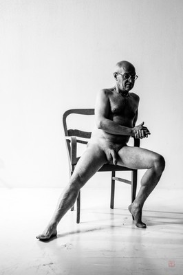 » #3/9 « / male nude portrait / Blog post by <a href="https://strkng.com/en/photographer/dietmar+sebastian+fischer/">Photographer Dietmar Sebastian Fischer</a> / 2021-04-22 11:04