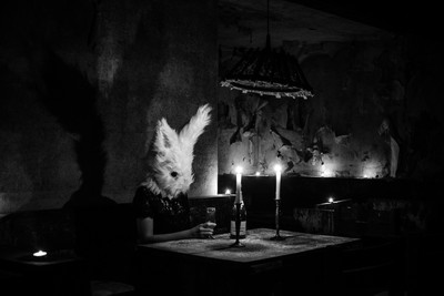 » #6/8 « / Down the (wrong) Rabbit Hole / Blog post by <a href="https://lysann.strkng.com/en/">Model Lysann</a> / 2018-06-27 08:07 / Konzeptionell