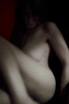 » #1/9 « / SOMETIMES RUBY VELVET / Blog post by <a href="https://lysann.strkng.com/en/">Model Lysann</a> / 2019-09-22 17:21 / Nude