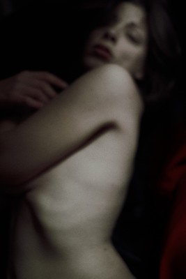 » #3/9 « / SOMETIMES RUBY VELVET / Blog post by <a href="https://lysann.strkng.com/en/">Model Lysann</a> / 2019-09-22 17:21 / Nude