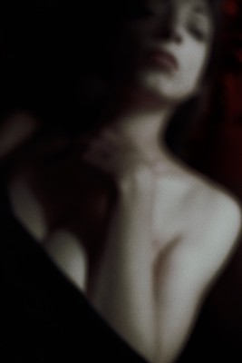 » #6/9 « / SOMETIMES RUBY VELVET / Blog post by <a href="https://lysann.strkng.com/en/">Model Lysann</a> / 2019-09-22 17:21 / Menschen