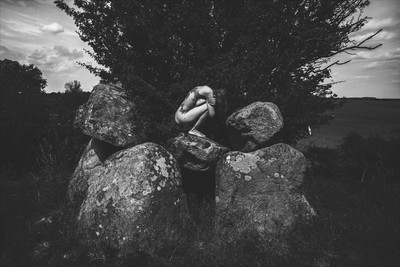 » #1/9 « / losing the lost / Blog post by <a href="https://lysann.strkng.com/en/">Model Lysann</a> / 2020-01-07 14:35 / Schwarz-weiss