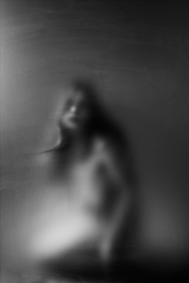 » #3/9 « / DANCING MY THOUGHTS / Blog post by <a href="https://lysann.strkng.com/en/">Model Lysann</a> / 2020-07-17 10:33 / Schwarz-weiss