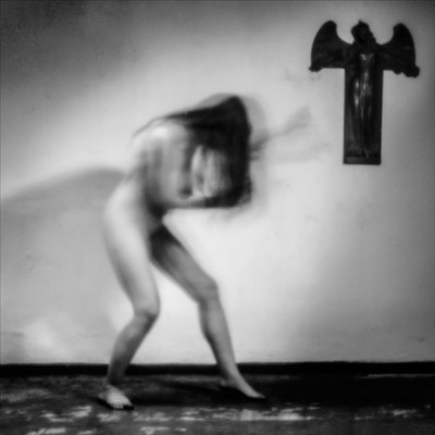 » #4/9 « / ZEITGEFÜHL / Blog post by <a href="https://lysann.strkng.com/en/">Model Lysann</a> / 2021-08-10 14:06 / Nude