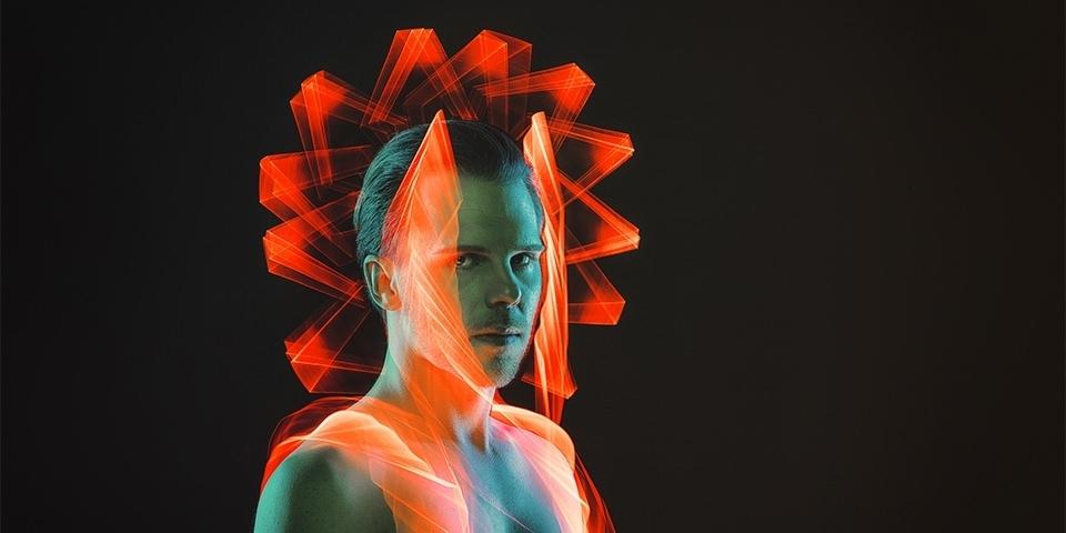 Light Fusion – Portraits mit Lichtspuren &copy;  kwerfeldein