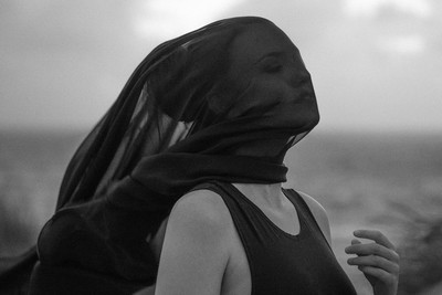 2 / Menschen / noir,blackandwhite,beach,dänemark,model,portrait