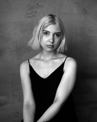 » #1/3 « / Chrissi / Blog post by <a href="https://strkng.com/en/photographer/roland+m%C3%BChler/">Photographer Roland Mühler</a> / 2020-10-21 11:53 / Portrait