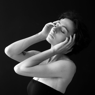 » #1/4 « / Emma #1 / Blog-Beitrag von <a href="https://strkng.com/de/fotograf/roland+m%C3%BChler/">Fotograf Roland Mühler</a> / 11.10.2024 21:42 / Portrait