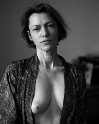 » #3/4 « / Rahel #1 / Blog post by <a href="https://strkng.com/en/photographer/roland+m%C3%BChler/">Photographer Roland Mühler</a> / 2024-10-15 10:03 / Portrait