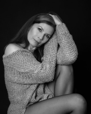 » #2/3 « / Susanne #1 / Blog-Beitrag von <a href="https://strkng.com/de/fotograf/roland+m%C3%BChler/">Fotograf Roland Mühler</a> / 16.10.2024 08:58 / Portrait