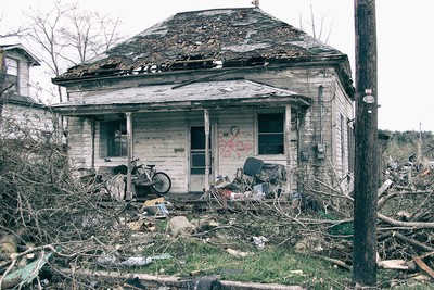 » #2/9 « / Hit by Tornado / Blog post by <a href="https://strkng.com/en/photographer/kerstin+niem%C3%B6ller/">Photographer Kerstin Niemöller</a> / 2018-04-11 09:54