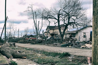 » #4/9 « / Hit by Tornado / Blog-Beitrag von <a href="https://strkng.com/de/fotografin/kerstin+niem%C3%B6ller/">Fotografin Kerstin Niemöller</a> / 11.04.2018 09:54