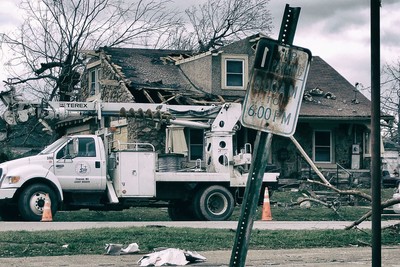 » #6/9 « / Hit by Tornado / Blog post by <a href="https://strkng.com/en/photographer/kerstin+niem%C3%B6ller/">Photographer Kerstin Niemöller</a> / 2018-04-11 09:54