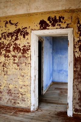 » #3/9 « / Colors and missing Doors / Blog post by <a href="https://strkng.com/en/photographer/kerstin+niem%C3%B6ller/">Photographer Kerstin Niemöller</a> / 2018-10-30 15:48