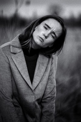 » #6/7 « / Storm is coming ... / Blog-Beitrag von <a href="https://strkng.com/de/fotografin/reni+weber/">Fotografin Reni Weber</a> / 11.03.2020 12:10 / Portrait / #storm,#moody,#blackandwhite,#monochrome,#portrait