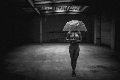 » #3/9 « / Anna und die Fabrik / Blog post by <a href="https://strkng.com/en/photographer/rosa+h-+lightart/">Photographer Rosa H. LightArt</a> / 2018-10-31 10:29 / Konzeptionell