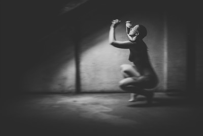 » #4/6 « / Janine... / Blog-Beitrag von <a href="https://strkng.com/de/fotografin/rosa+h-+lightart/">Fotografin Rosa H. LightArt</a> / 03.05.2019 09:07 / Nude