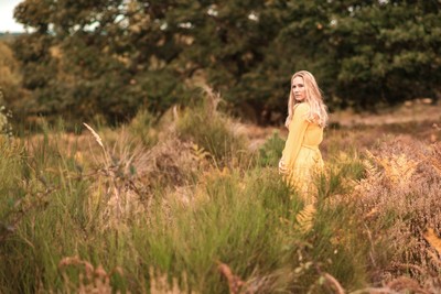 Take care of your garden / Natur / women,natur,nature,lifestyle,frau,model,herbst,autumn,nikon,heide,garten,garden,availabel