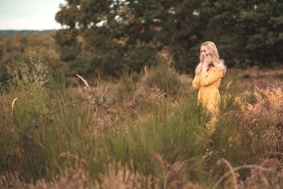 Take care of your garden / Natur / women,natur,nature,lifestyle,frau,model,herbst,autumn,nikon,heide,garten,garden,availabel