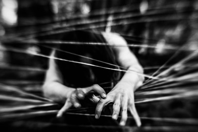 » #6/6 « / The network trap _ (Social Media) / Blog-Beitrag von <a href="https://strkng.com/de/fotograf/bogdan+bousca/">Fotograf Bogdan Bousca</a> / 08.06.2019 07:24